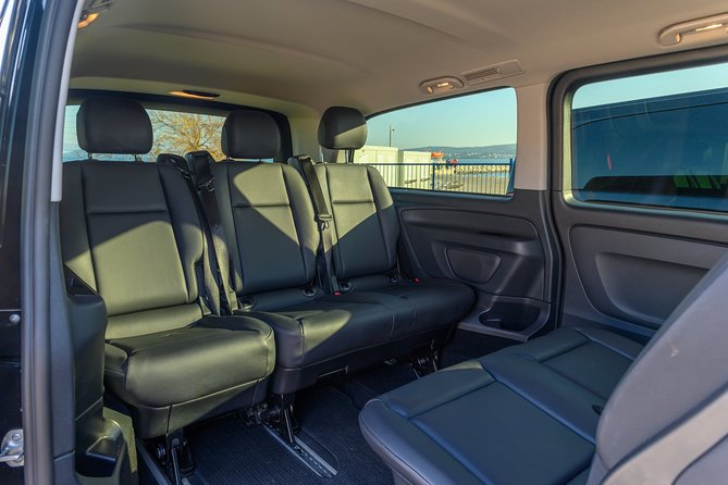 Airport shuttle - The pickup system: you choose the points, then they coordinate