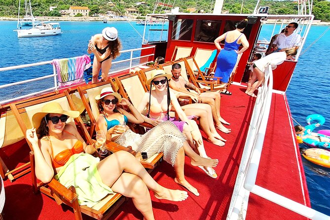All-Inclusive Blue Lagoon & 3 Island Boat Tour with Food & Drinks - The Boat Setup: Seating, Sunbeds, and Staying Comfortable