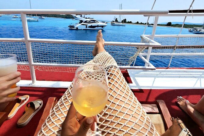 All-Inclusive Blue Lagoon & 3 Island Boat Tour with Food & Drinks - Food and Drinks: Breakfast, Lunch, Fruit, and the Open Bar Reality