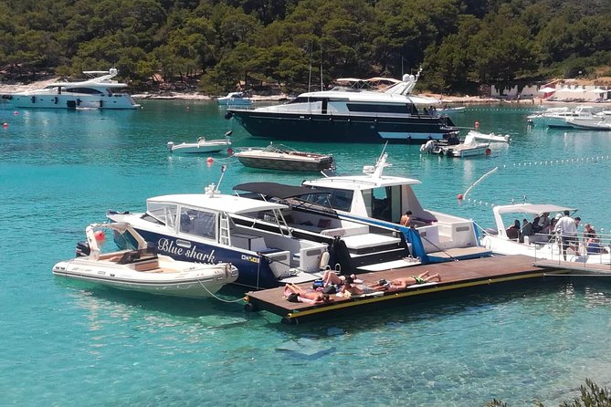 Blue cave and Hvar - 5 Islands speedboat tour from Split - Boat comfort and crew vibe: what the included amenities really mean
