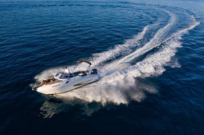 Blue Cave & Five Islands Tour - Stop 2: Stiniva Cove for that boat-only beach feeling