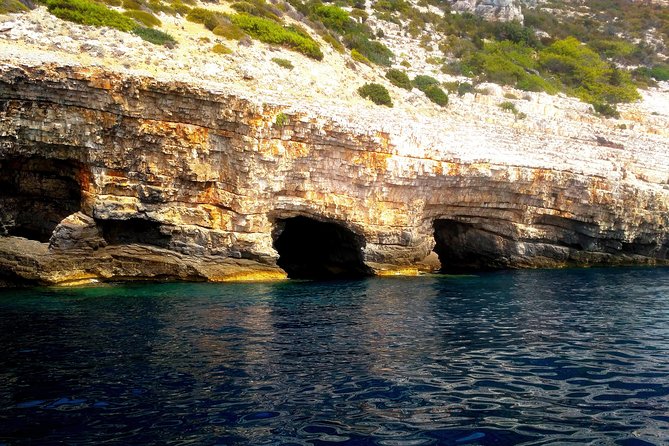 Blue Cave & Hvar : Five Islands Private Speedboat tour - Hvar’s port town: walls, fortress views, and a quick taste