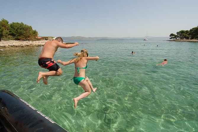 Blue Lagoon & 3 Islands Small-Group Speedboat Tour - Stop 3: Šolta’s Maslinica (Fishing Village Pace and Pebble Beach Time)