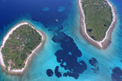 Blue Lagoon and Trogir Half-Day Speedboat Tour from Split - Blue Lagoon: swimming in turquoise shallows (and how to get the most time)