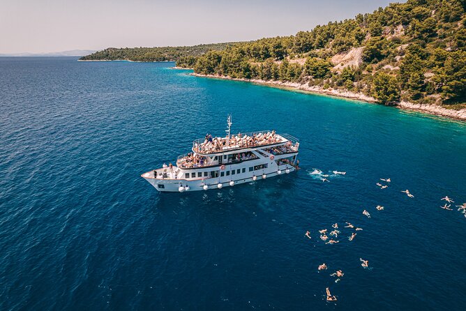 Blue Lagoon, Borkko Beach & Šolta from Split with LUNCH & DRINKS - Meeting at Max Nautica: what your 9:30 start really means