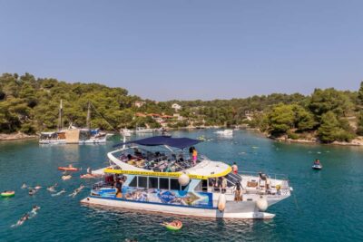 Blue Lagoon & Islands Day Cruise from Split with Lunch - The morning start: St. Nicholas Pier and a quick launch into island time