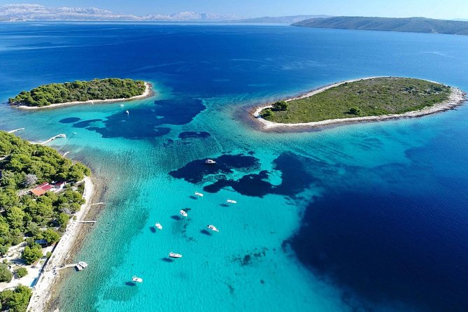 Blue Lagoon, Trogir & Čiovo catamaran tour with Food and Drinks - Getting to the boat in Split (and what 76 people means)