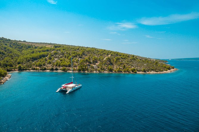 Blue Lagoon, Trogir & Čiovo catamaran tour with Food and Drinks - Comfort and small logistics to plan around
