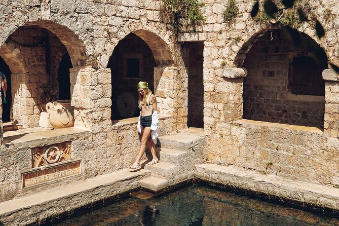 Brac, Hvar, & Solta Day Trip: Snorkeling, Wine & Lunch from Split - Wine tasting and lunch at a fishermans bay