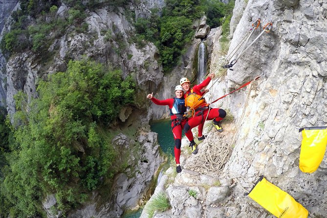 Canyoning advanced on Cetina river from Omiš - Equipment provided: you can travel lighter