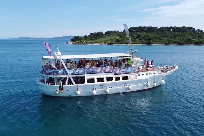 Captain’s Boat Party Split–Blue Lagoon Swim Stop + Free Shots &DJ - Group Size and Crowd Reality (Up to 100 People)