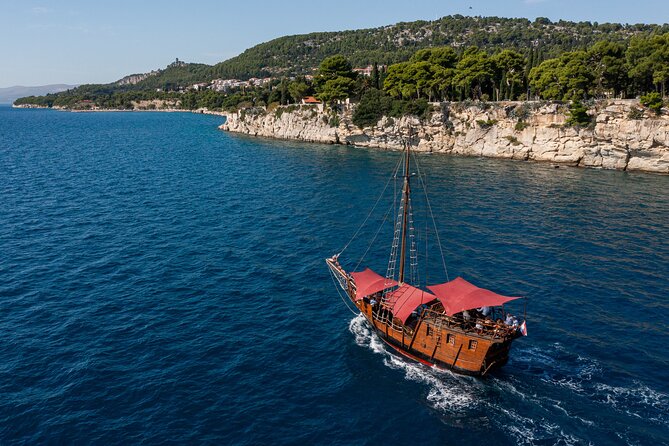 Columbo's Pirate Ship "Santa Maria" - Split Panoramic & Sunset Tour - From Obala Lazareta to the Riva: Getting the Sea View Fast