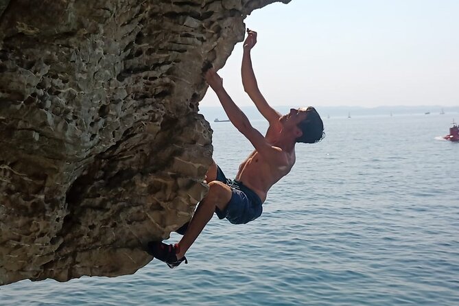 Deep Water Solo and Cliff Jumping Tour in Split - Split’s Deep Water Solo Meets the Adriatic