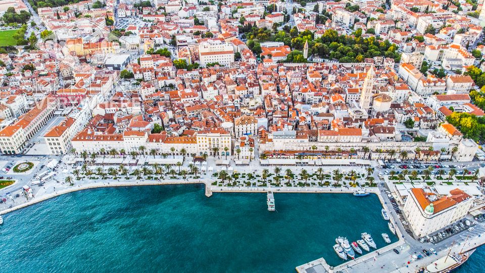 Discover The Old Town Split 1.5h walking Small group tour - Wandering medieval lanes with a smarter eye