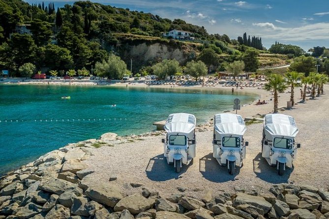 Eco City Tour Split - Grgur Ninski Statue: One Stop, One Big Photo Opportunity