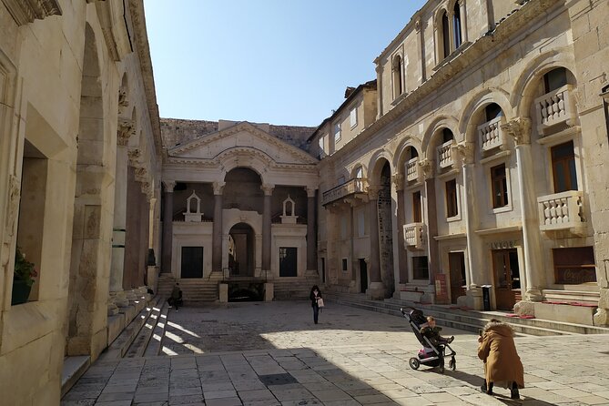 Experience Split With Local Professional Historian - Private - Diocletian’s Palace explained where it’s easiest to get lost