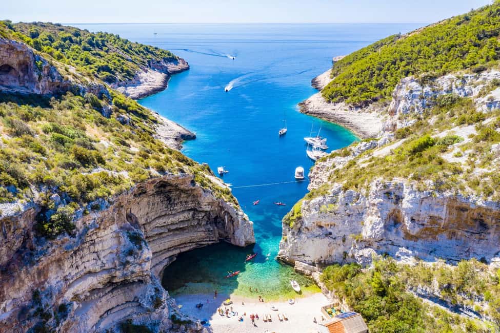From Hvar: Blue Cave, Green Cave & 5 Islands Speedboat Tour - Pakleni Islands loop and Palmižana beach: a satisfying return on the Adriatic