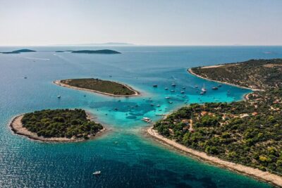 From Split: Blue Lagoon and 3 Islands Speedboat Tour - Beach Bar Borkko on Čiovo: a lively first landing