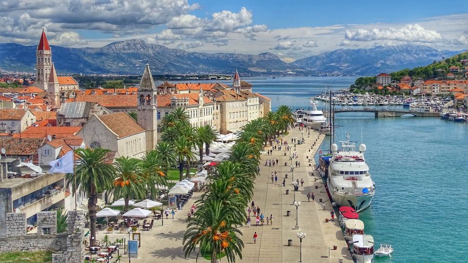 From Split: Half-Day Tour of Trogir Old Town in Small Group - Meeting in Split: the Golden Gate and the blue umbrella