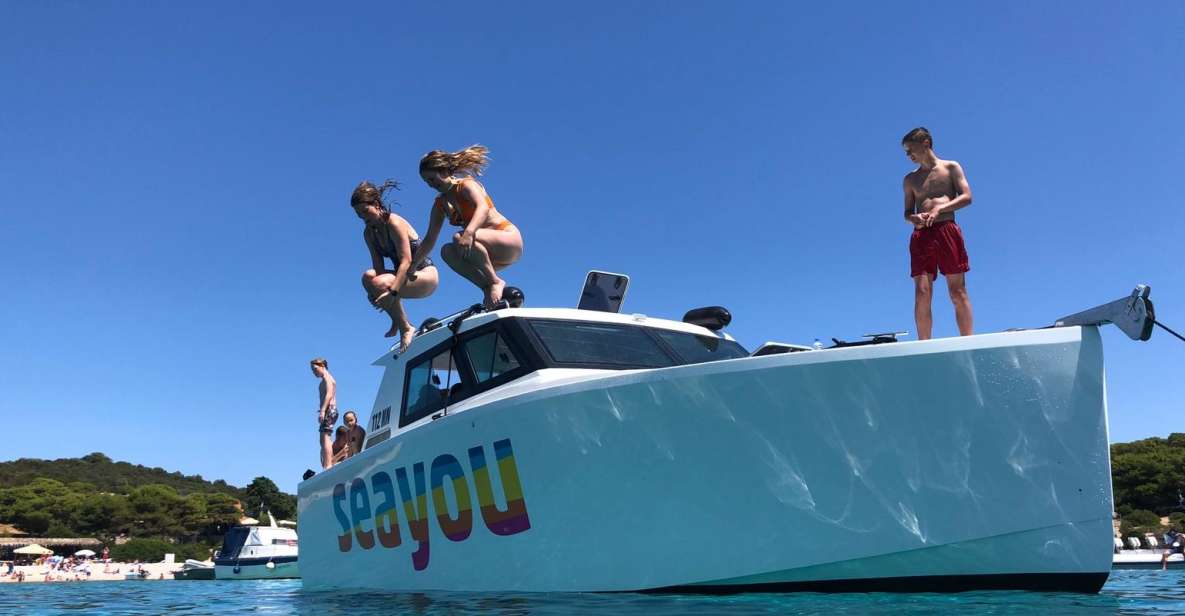 From Split: Luxury Cabin Boat Tour to The Blue Cave and Hvar - Split to Bisevo: a speedboat day starts fast