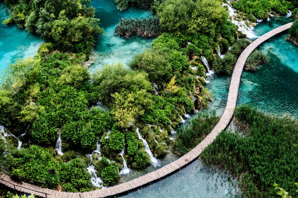 From Split: Plitvice Lakes Full-Day Trip - The meeting point reality: don’t be the person searching at departure time