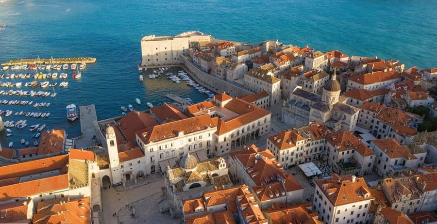 From Split/Trogir: Dubrovnik Guided Tour with a Stop in Ston - Deak Wines Rest Stop: A Short Winery Break That Breaks Up the Return