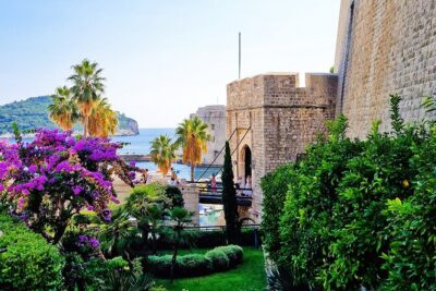 From Split/Trogir Small group tour to Dubrovnik with stop in Ston - Dubrovnik arrival on Stradun: the city’s show starts immediately