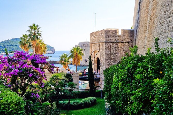 From Split/Trogir Small group tour to Dubrovnik with stop in Ston - Dubrovnik arrival on Stradun: the city’s show starts immediately