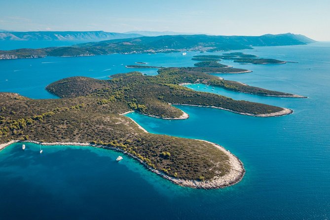 Full-Day Private Hvar, Brac and Pakleni Islands Boat Tour from Split - Meeting Point and the Flow of an 8-Hour Day