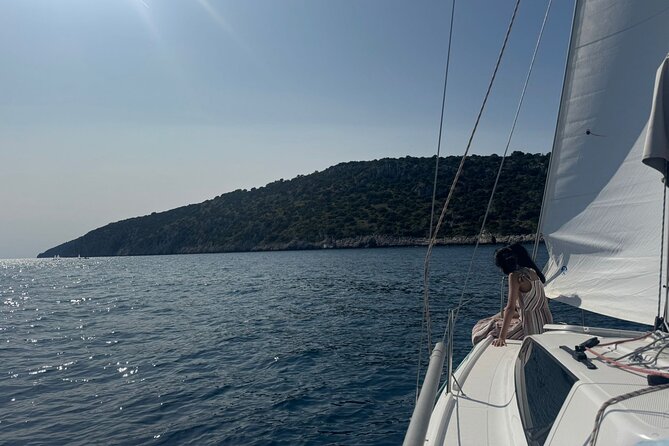 Full-Day Small-Group Dalmatian Coast Sailing Cruise from Split - Onboard comfort: what makes it work for families and first-timers