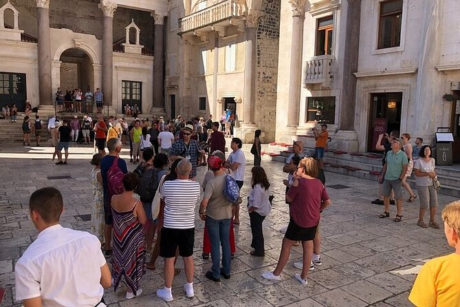 History Split Walking Tour in French -Small group - What the guides do especially well (and why French matters)