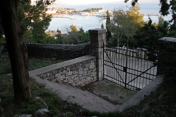 Jewish Heritage & Diocletian's Palace Private Split Tour - Narodni Trg Plaque and Split’s Waterfront Squares Like a Local