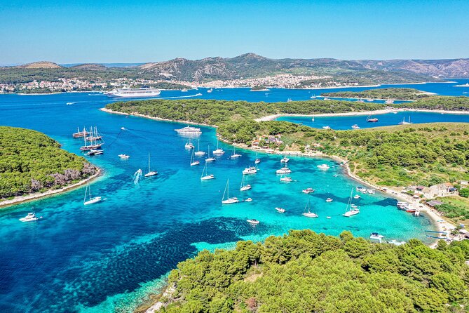 Luxury Blue Cave & Five Islands Tour from Split - On-board comfort and what’s included vs. extra