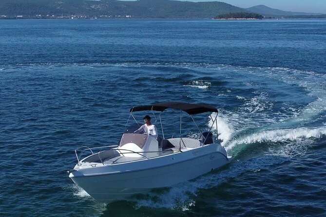 Magic Private Boat Tour from Split - A private boat from Split: the value is in control