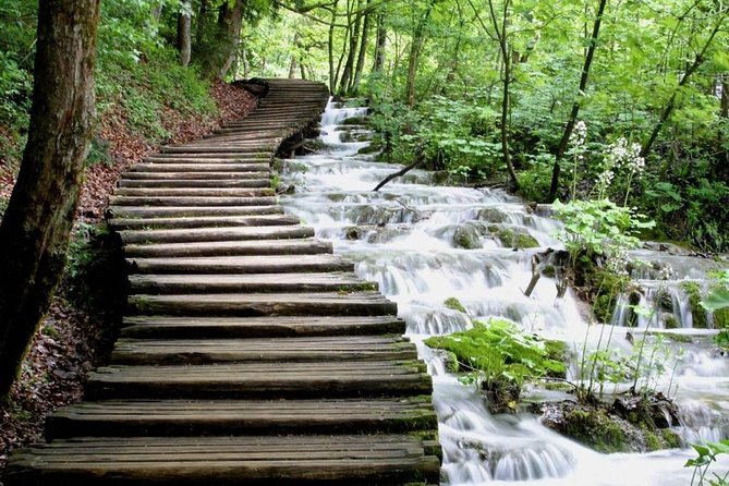 Plitvice Lakes Small Group Tour Ecco from Split or Trogir - The ride: getting to the park without playing logistics roulette