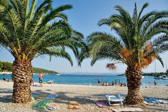 Private boat tour to Blue Lagoon & 4 Islands - The cruise approach to Šolta and Drvenik: why the ride matters