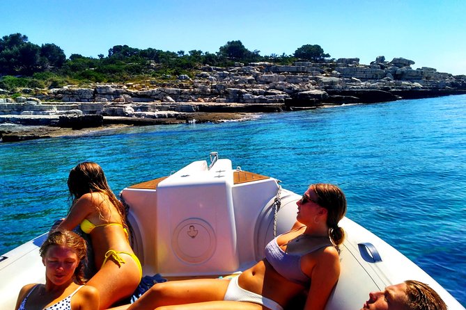 Private boat tour to Blue Lagoon & 4 Islands - Captain Ivan and skipper Ema: how the day stays calm and on track