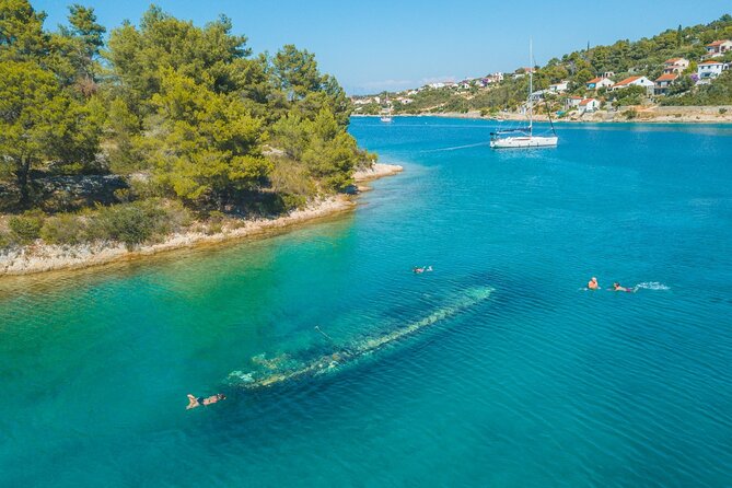 Private Boat tour to the Blue Lagoon & Solta - Swim, Snorkel, Tan and Relax! - Stop 2: Maslinica’s Fishermen Calm and Coffee Break