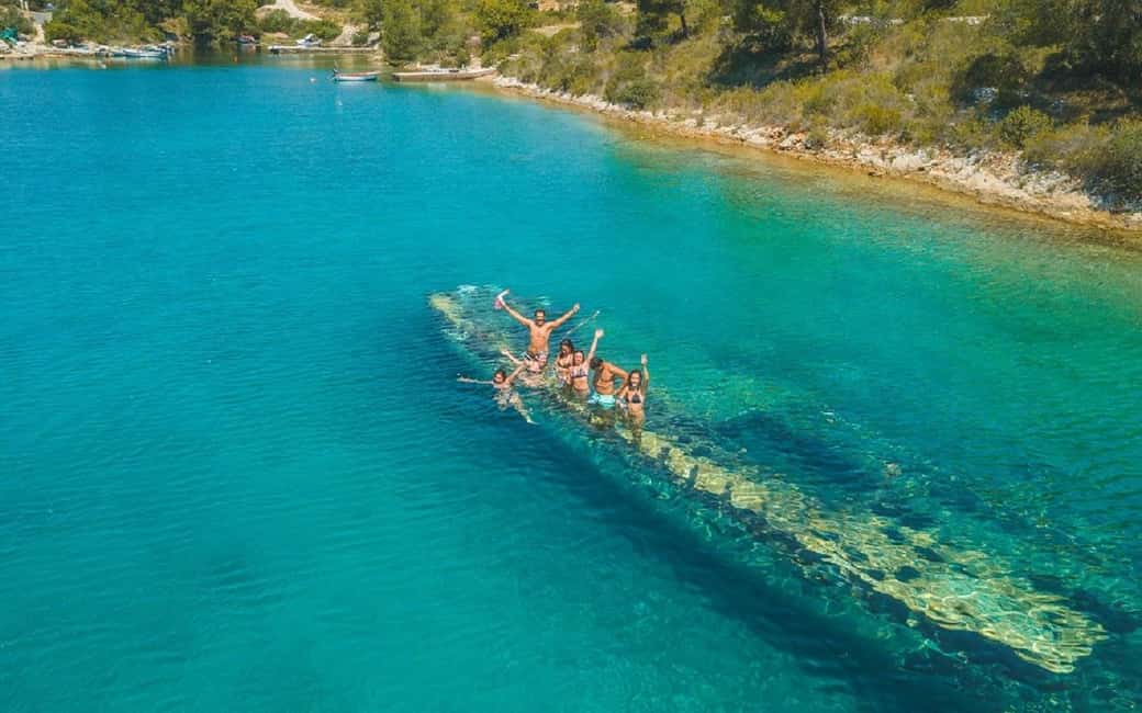 Private Boat Tour with Customized Itinerary from Split - Trumbićeva obala and the front-of-Hotel Ambasador start