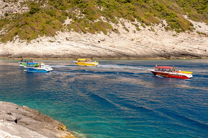 Private boat transfer Split/ Split airport - Hvar - Private speedboat transfer: what you gain over the ferry