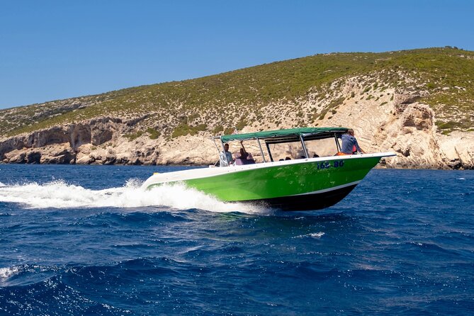 Private boat transfer Split/ Split airport - Hvar - Crew and communication: small details that reduce stress