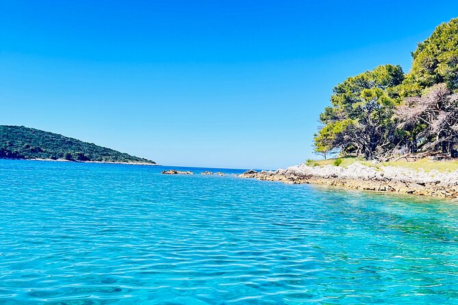 Private Half-Day Boat Tour from Split: Blue Lagoon & 2 Islands - Boat feel: music, drinks, and the comfort that makes half-days better