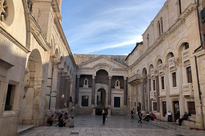 Private History Split Walking Tour in Spanish - Walking into Diocletian’s world (without getting lost)