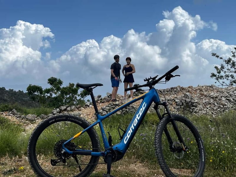 Private Hvar Island E-Bike Tour - Malo Grablje and Velo Grablje: village time without the tour-bus pressure