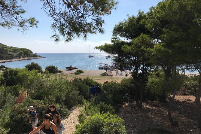 Private speedboat tour to Blue cave, Vis and Hvar - Green Cave and Ravnik Island: When the Boat Goes Inside