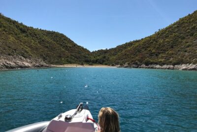 Private speedboat tour to Blue cave, Vis and Hvar - Vis Intermission: Komiža’s Fishing-Village Calm