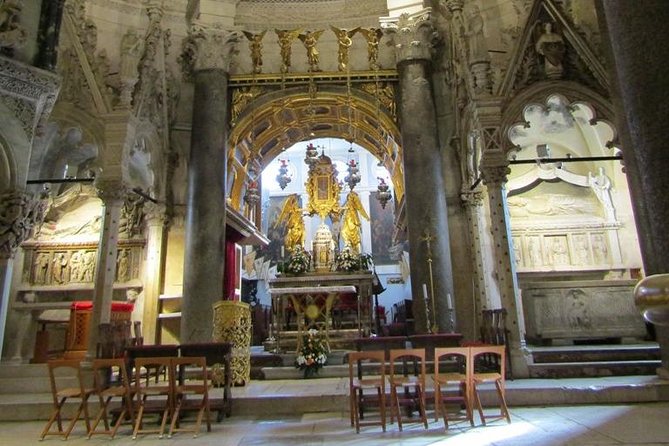 Private Split Walking Tour with Cathedral Entrance - Vestibulum and Peristyle: where the palace story becomes visual
