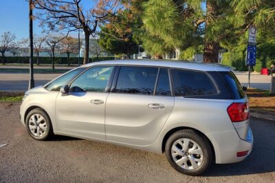 Private taxi transfer from Split to Split airport - The Ride to Split Airport: Comfort, Timing, and Local Color