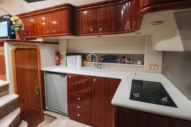 Private Yacht Tour From Split-Explore Adriatic Islands - Milna: sea views plus an optional coffee or drink