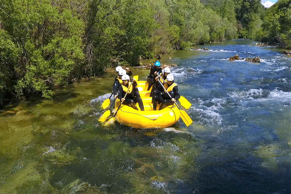 Rafting on the Cetina river - Hitting the water: a 2.5-hour guided run on class 1-3 rapids